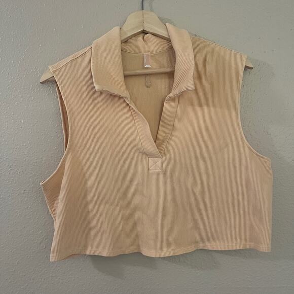 Free People movement lay up crop top - Picture 2 of 7